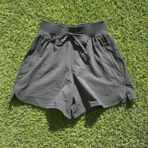 NEW LULULEMON License to Train High-Rise Shorts - Picture 6 of 11